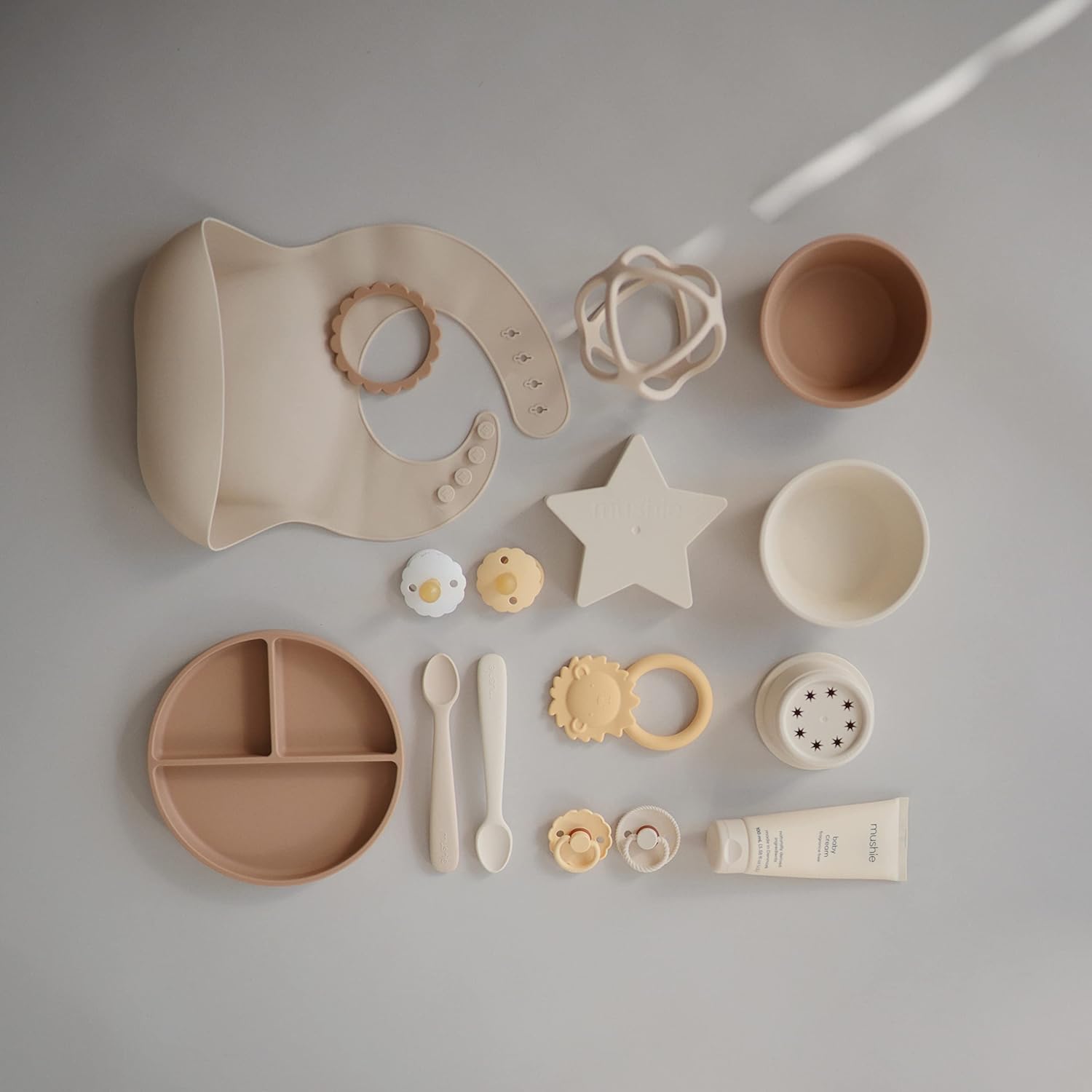 Mushie Silicone Suction Plate - BPA Free Natural