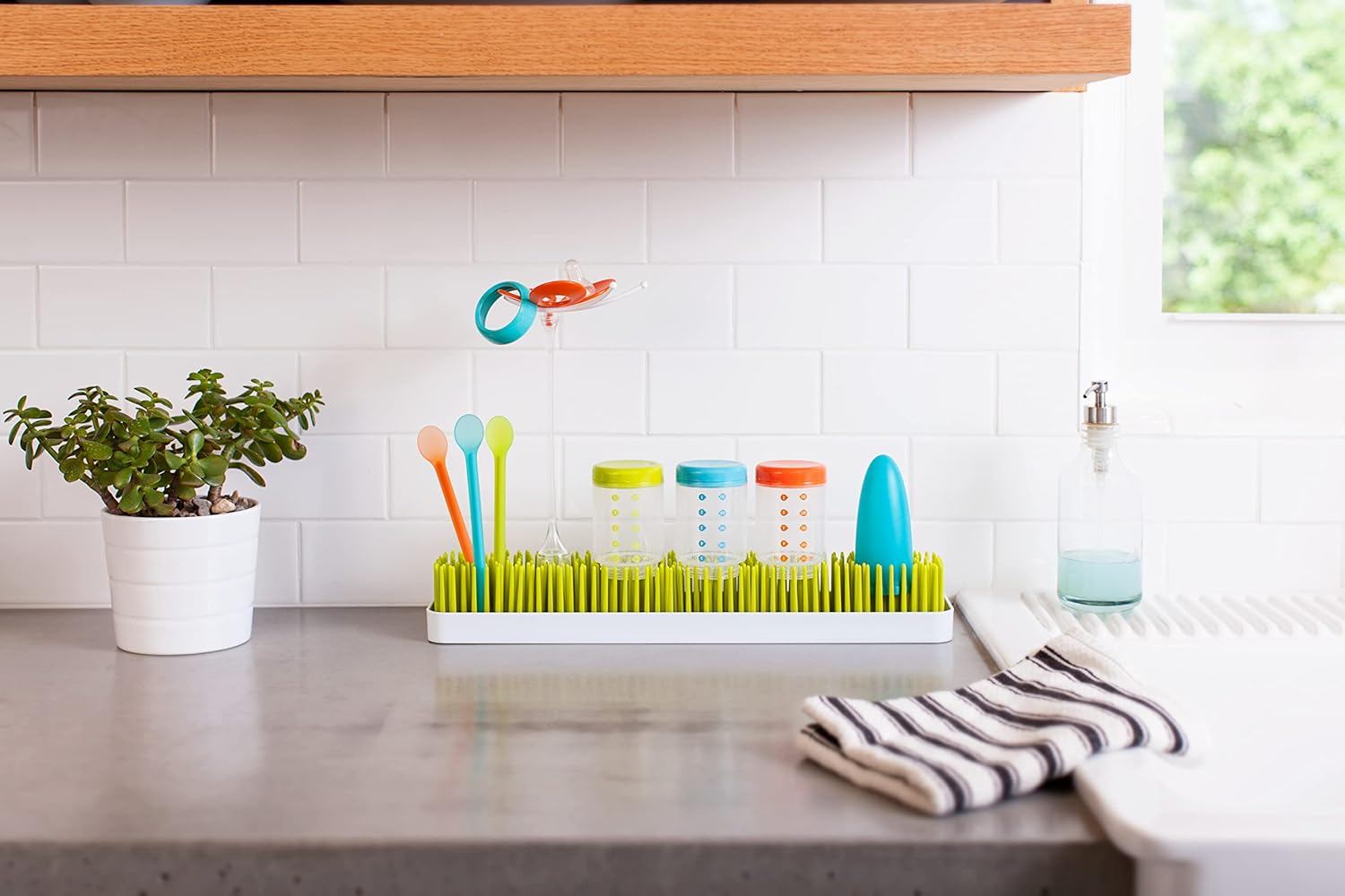 Boon Patch Countertop Baby Bottle Drying Rack - Green and White 1
