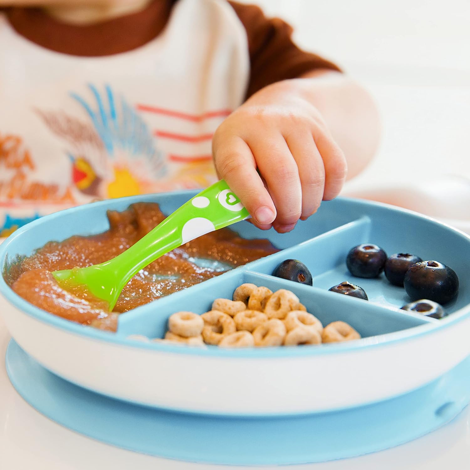 Munchkin Stay Put Suction Plates for Baby and Toddler 1
