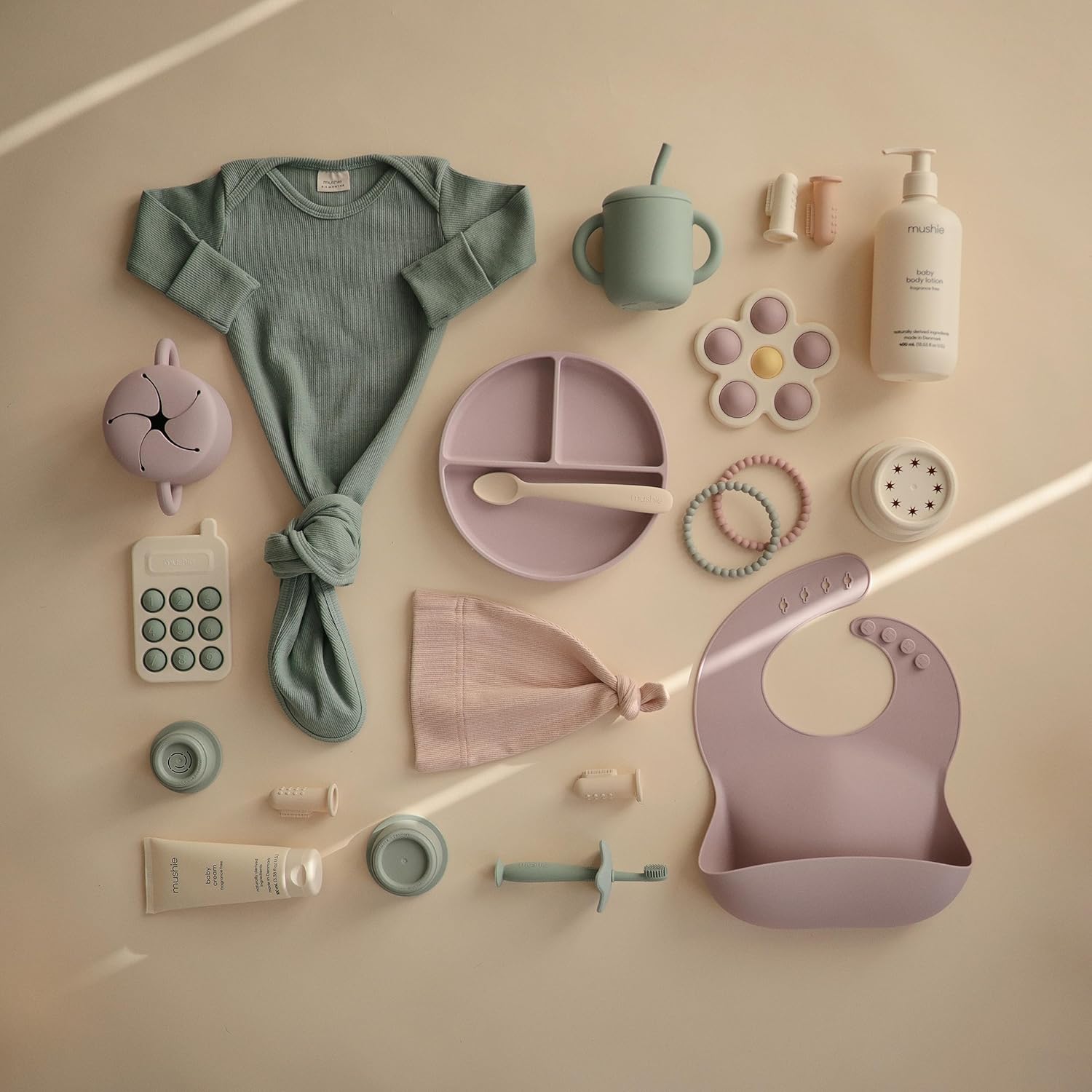 Mushie Silicone Suction Plate Soft Lilac