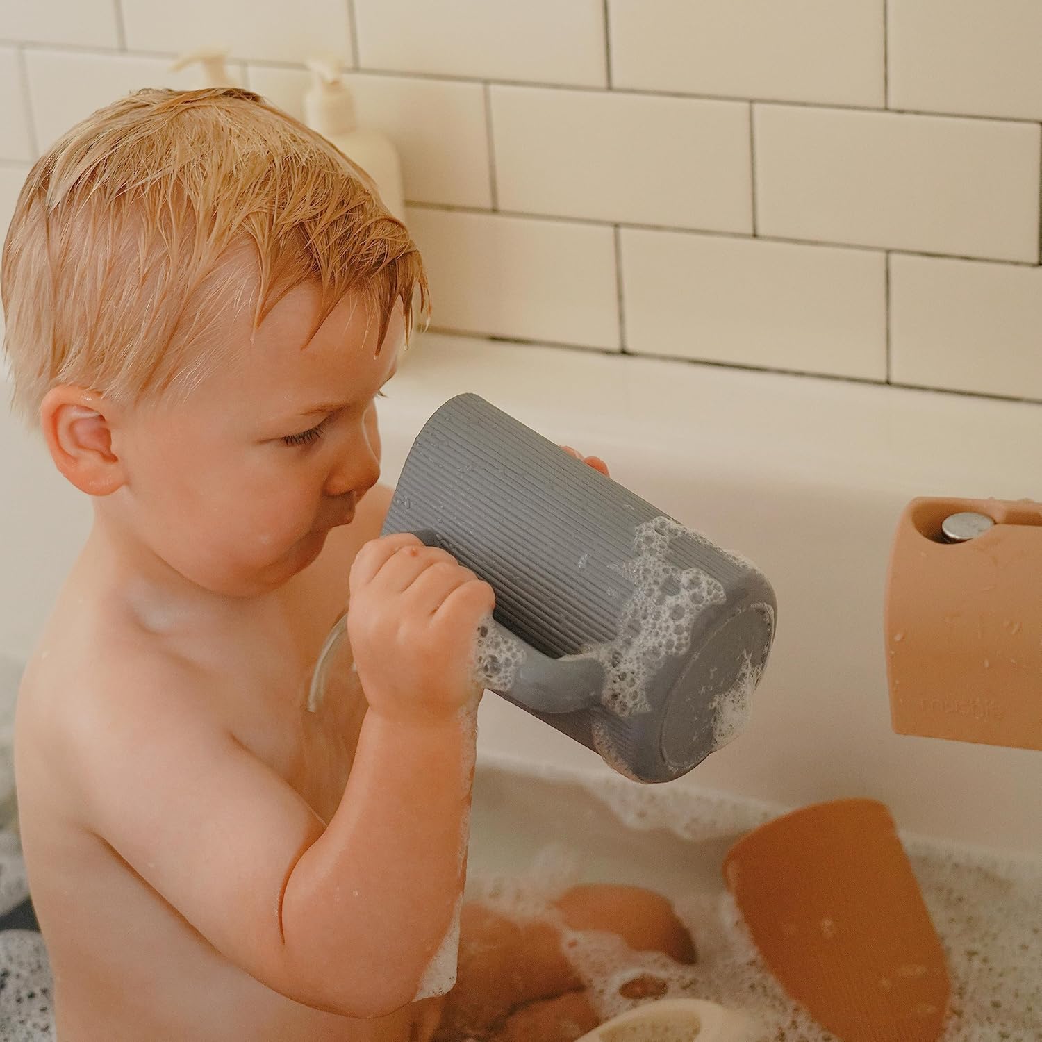 Mushie Baby Bath Rinse Cup - Food Grade Silicone Shampoo Body Wash